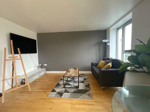 Lovely 1-bedroom Apartment With Parking