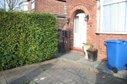 Beautiful 3 Bedroom House With Parking
