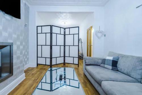 The Seedley 4 Bedroom House - Salford Manchester