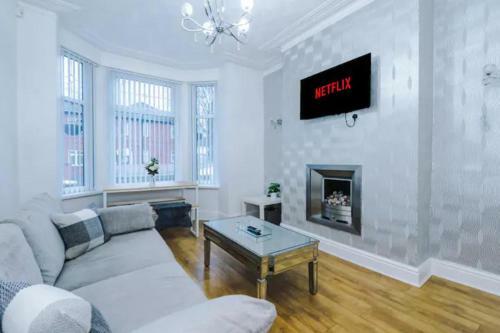 The Seedley 4 Bedroom House - Salford Manchester