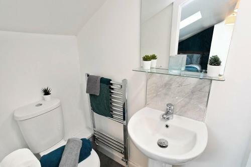 Stunning 4-bed House In Manchester