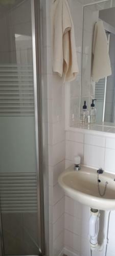 Hostal Corsbie Villa Guest House