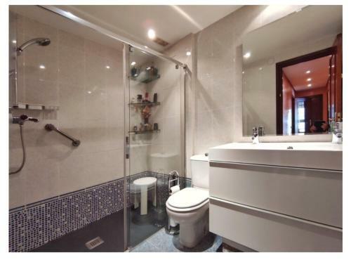 Apartamento San Ferm�n, Piso Con Garaje Cerca Del Centro