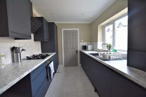 Apartamento Dwell Living - Central Comfortable Cosy 3 Bedroom Home