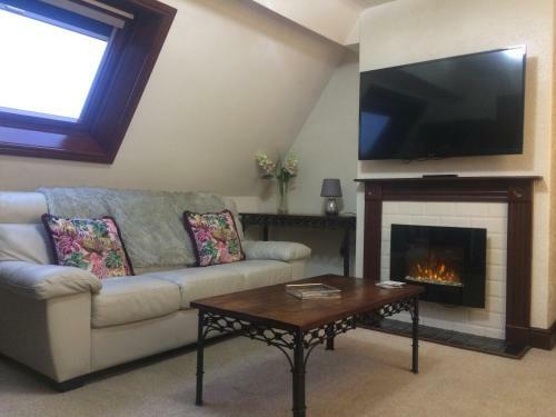 Stylish Apartment In Stone-built Former Rectory