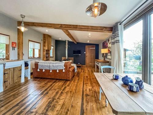 Nutshell- Rose Farm Cottage