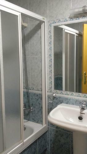 Apartamento Alojamiento Con Garaje A 50m De Playa Caneli�as