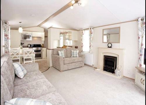 Seton Sands Haven Holiday Park - Platinum Caravan
