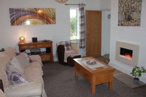 Lowes Meadow Cottage Holiday Rental
