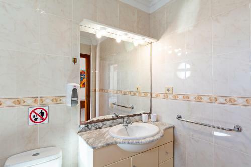 Villa 3br Home - Private Heated Pool - Parking