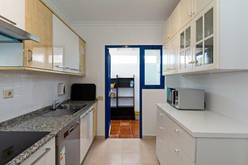 Villa 3br Home - Private Heated Pool - Parking