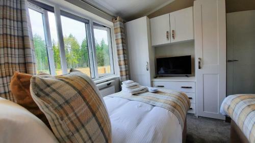 Hollicarrs - Lilypad Lodge