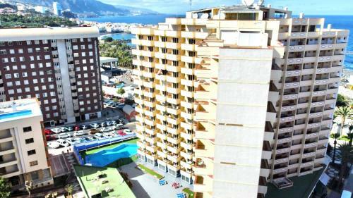 Apartment With Ocean Views In Playa Jardin
