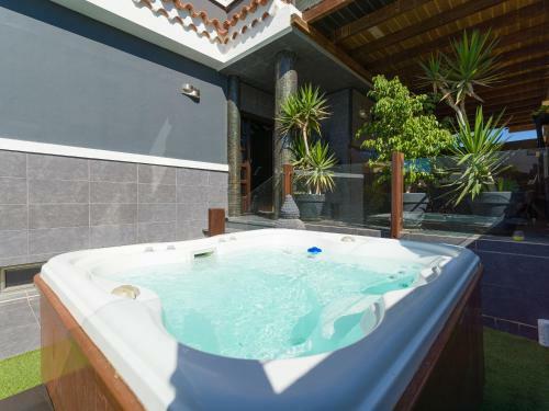 Entire Home ? Meloneras ?bbq ? Jacuzzi ? Pool?golf