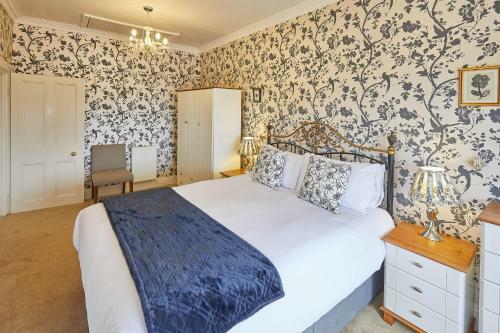 Host & Stay - Apartment 7 Sneaton Hall