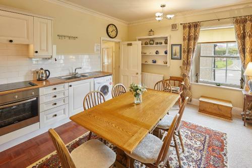 Host & Stay - Apartment 7 Sneaton Hall