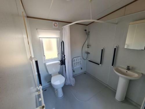 The Pearl - Deluxe Access Caravan