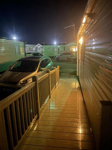 The Pearl - Deluxe Access Caravan