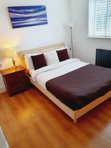 Private Room In Immaculate House