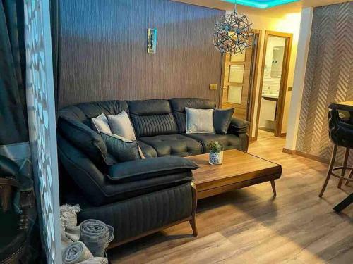New Luxury 3-bedroom Apartment