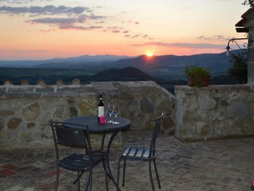 Pleasant Holiday Home In Seggiano With Private Terrace