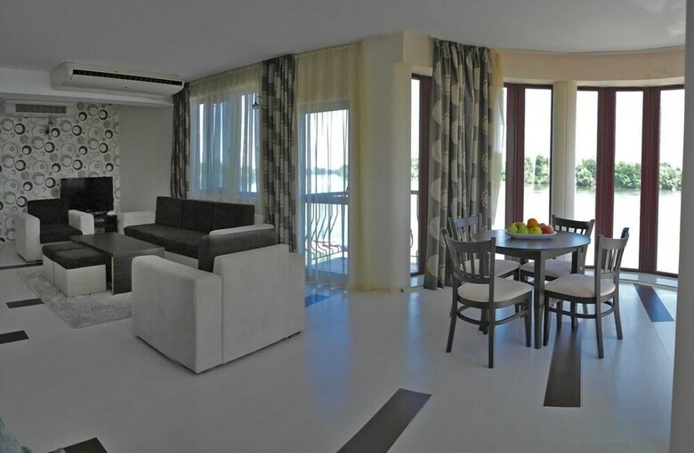 Prestige Hotel