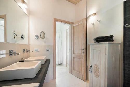 [villa Sul Mare] Con Piscina E Jacuzzi Privata