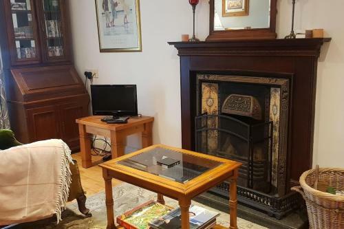Cosy Townhouse On The Hill In Ireland