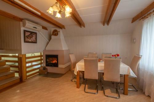 Apartamento Vineyard Cottage Ho?evar