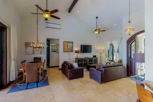 Villa Mila Casa, Parrot Tree / Luxury Home-private Pool