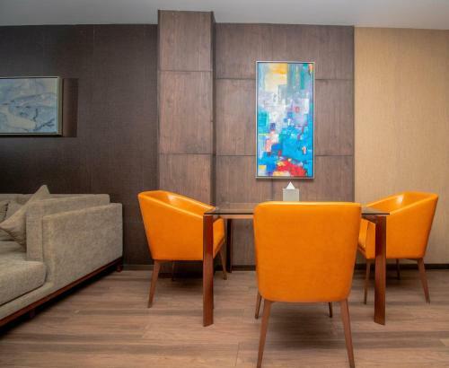 Hotel Ioka H�tel & Suites Lom�
