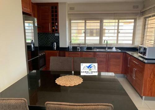 Exclusive Apartment In Handsworth - 4 Bedrooms
