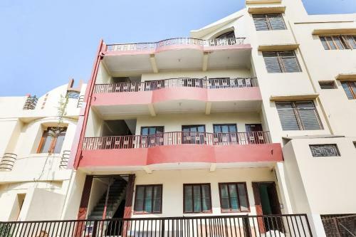 Hotel Oyo 69996 Convivial Homes