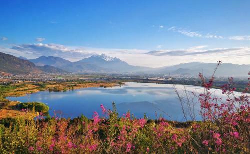 Hotel Mountain And Lake Villa Resorts Lijiang