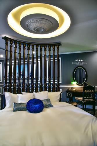 Hotel Del Luna