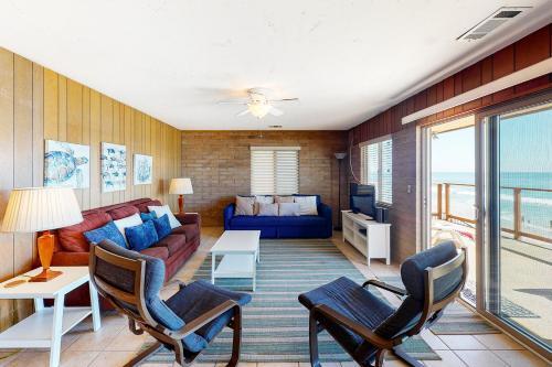 2489 Ocean Street Main
