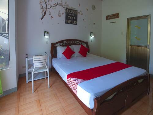 Hotel Vaccinated Staff - Oyo 771 Darius' Residences