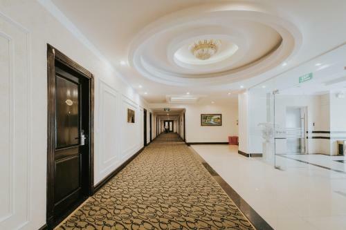 White Palace Thai Binh Hotel