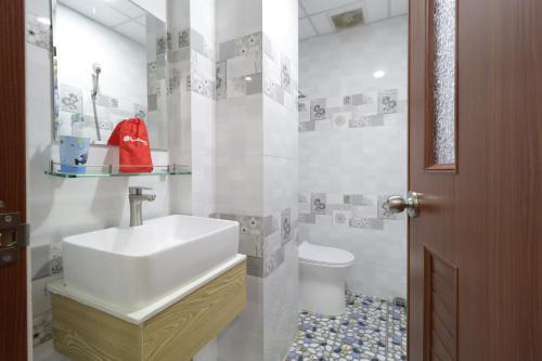 Hotel Reddoorz Phan Anh Street