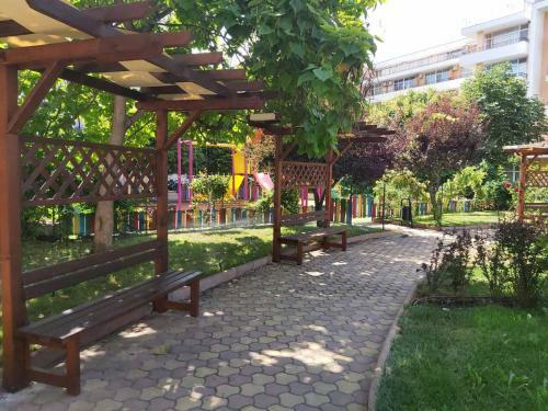 Kamelia Grand Apartments