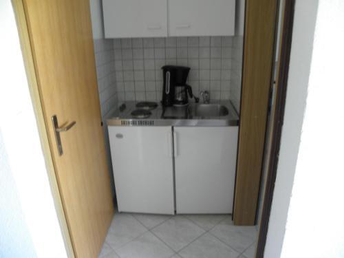 Studio Apartment In Medulin With Terrace, Air Conditioning, Washing Machine (213-4)