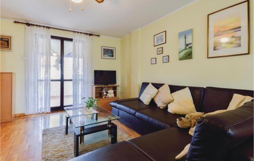 Two-bedroom Apartment In Pomer