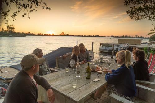 Pean-buiten Waterlodges