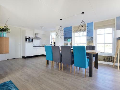 Holiday Home De Witte Raaf-2