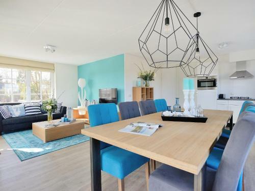 Holiday Home De Witte Raaf-1