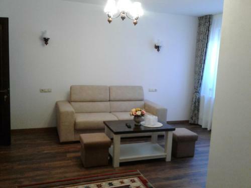 Hostal Pensiunea In Poiana