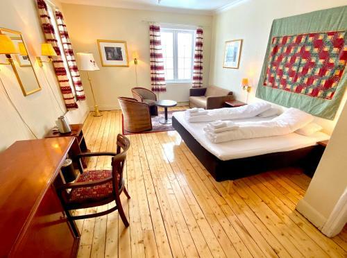 Hostal Solhov, Castle Of The Lyngen Alps