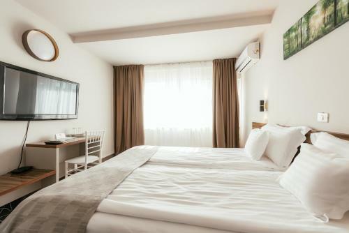 Riviera By Queens Hotel And Resort