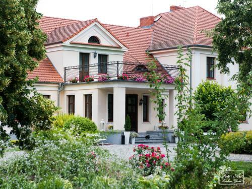 Hotel Dw�r Niemierzyce