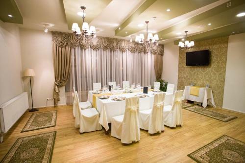 Hunguest Hotel Feny�